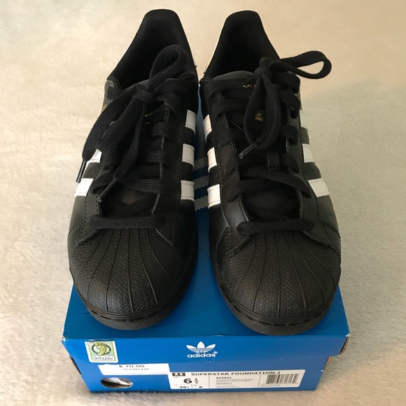 adidas Shoes - Adidas Superstar youth size
